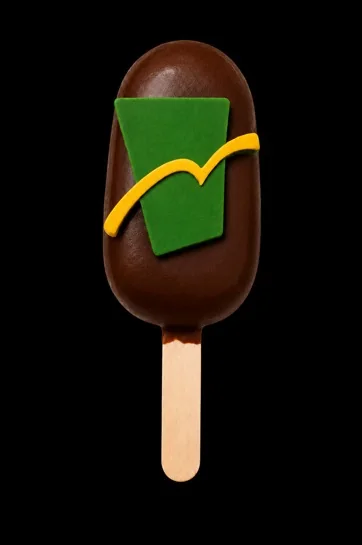 Arkyn ice pop with the Club de Amigos logo