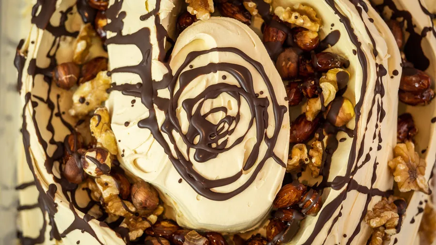 Sambayón — helado artesanal de Arkyn con nueces y almendras